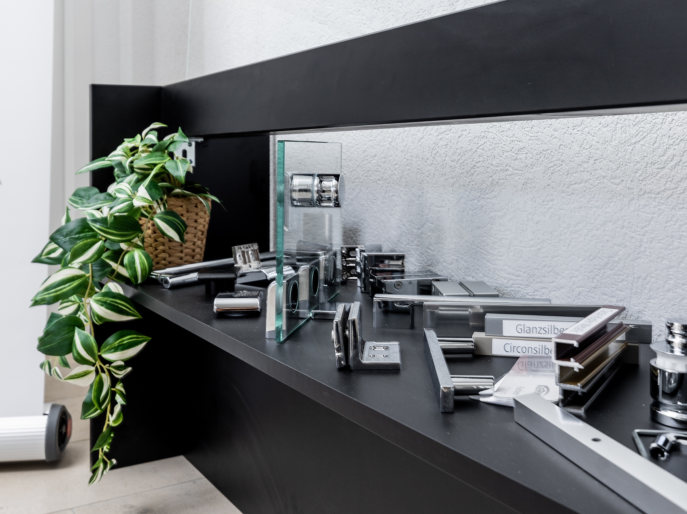 Kermi Showroom Sion Schweiz Musterteile