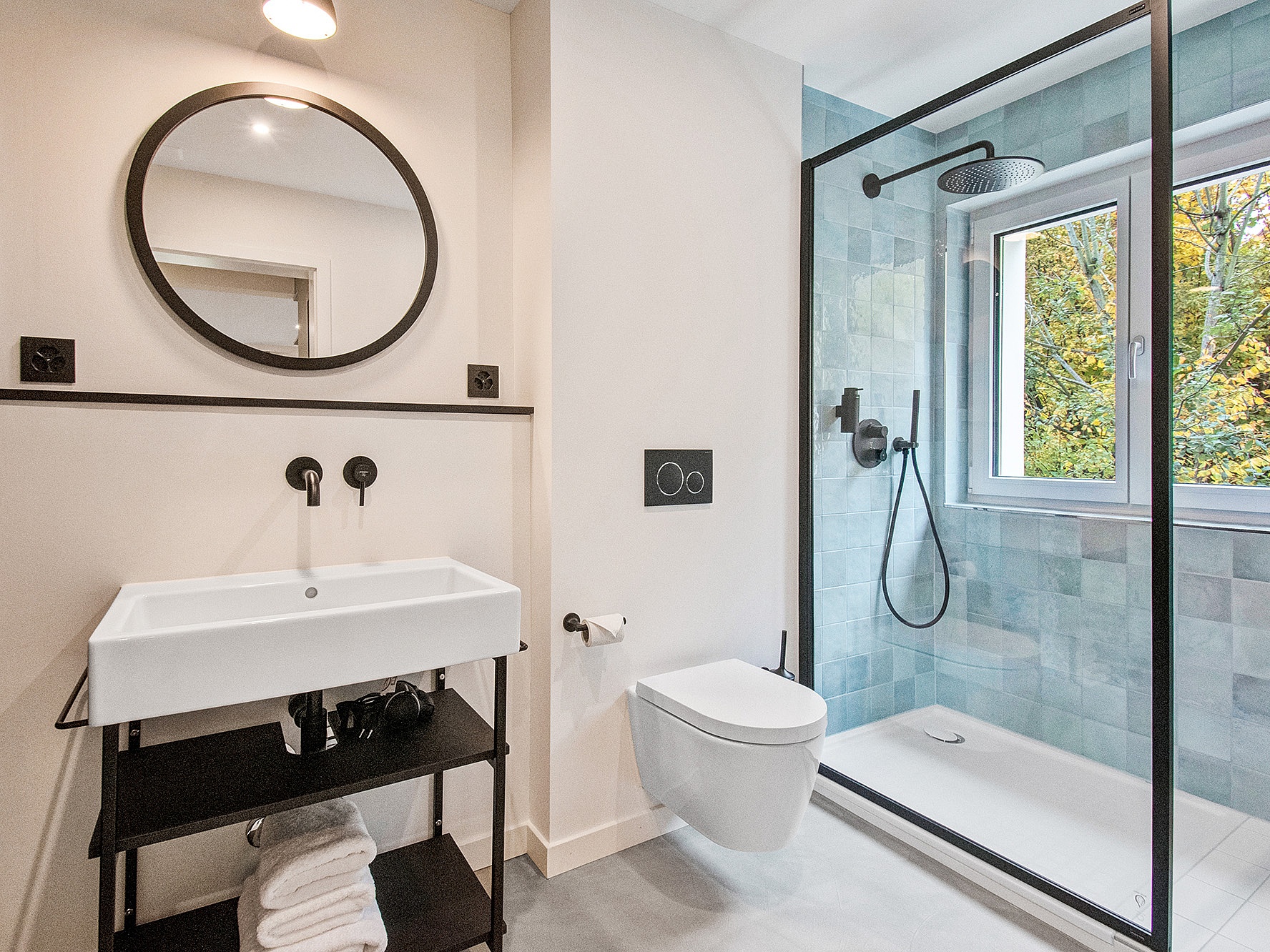 Kermi Referenzobjekt Wohnhaus am Zürichberg, WALK-IN XD Dark Edition