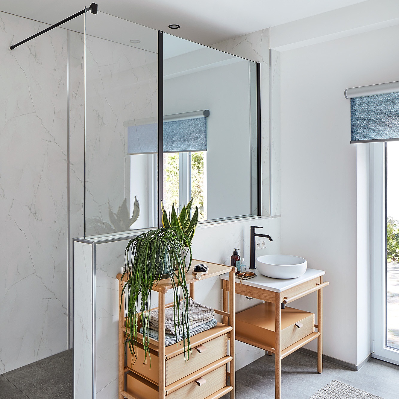 Paroi de douche Walk-In Kermi WALK-IN XB avec verre miroir sur pré-mur via EXTRA