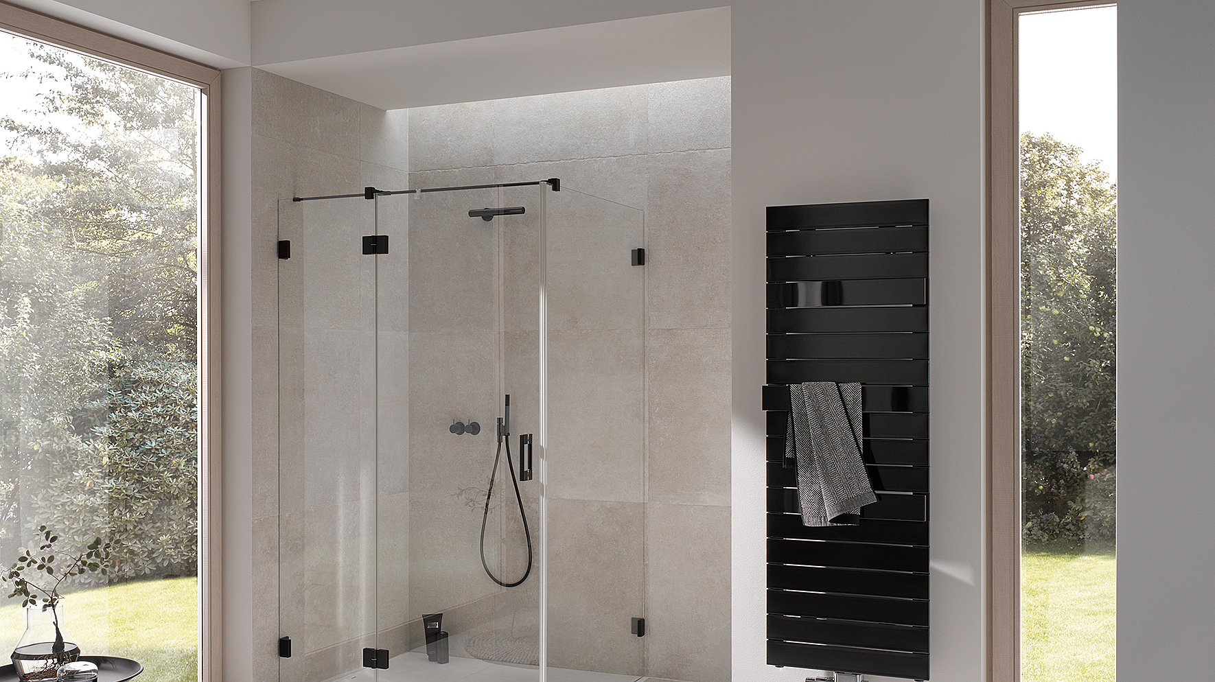 Paroi de douche à charnière Kermi avec porte pivotante LIGA XXL noire